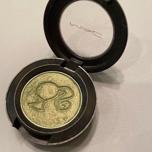 MAC ✨ Barbie 💖 Limited Edition eyeshadow